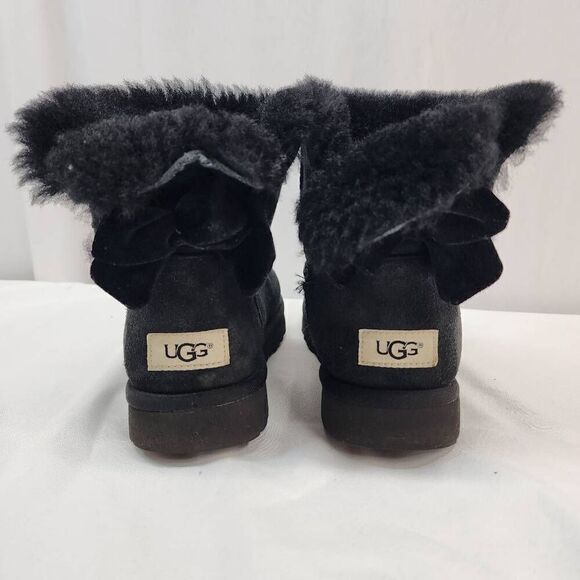 UGG® Classic Heritage Bow for Women | UGG® UGG Size 8 Classic Heritage Bow Snow Black Suede Winter Sheepskin Boots Women\'s